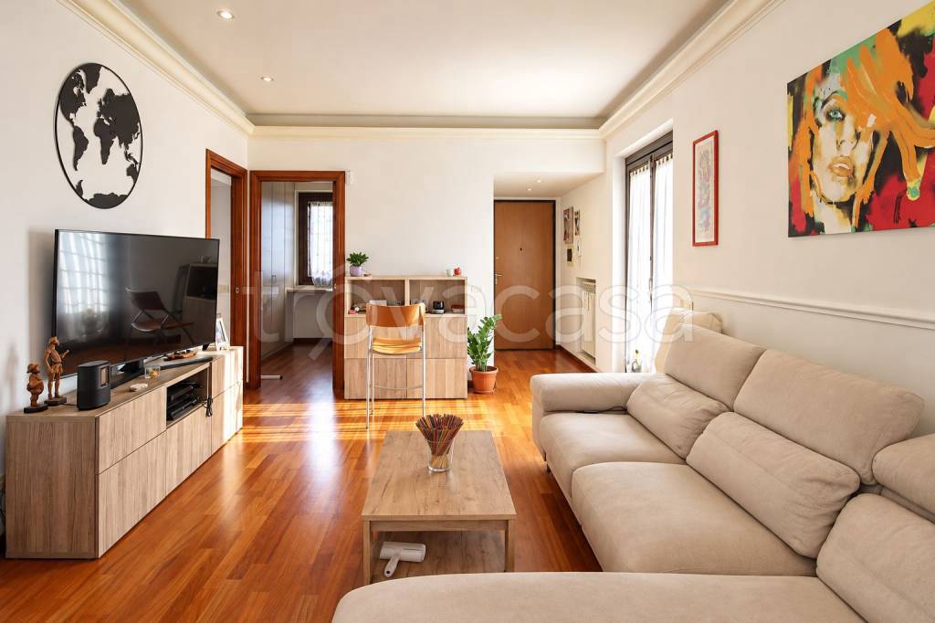casa indipendente in vendita a Guidonia Montecelio in zona Marco Simone