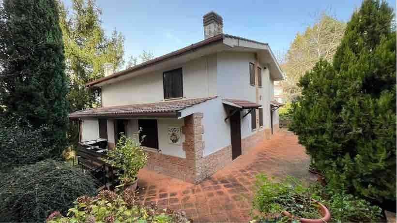 appartamento in vendita a Jenne