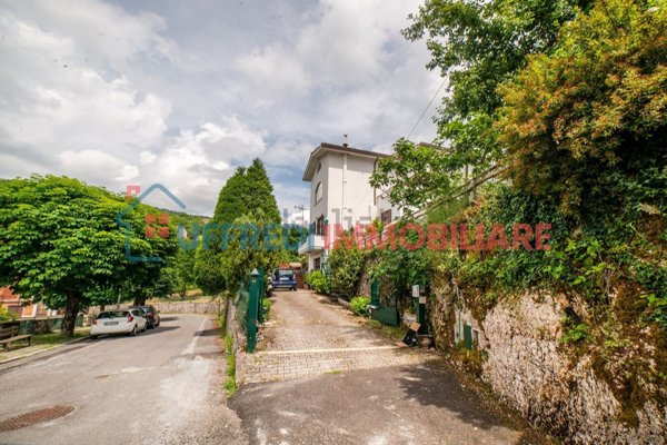 casa indipendente in vendita a Jenne