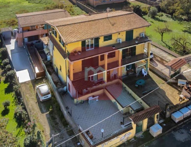 appartamento in vendita a Labico in zona Colle Spina