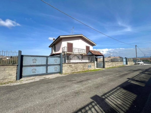 casa indipendente in vendita a Labico