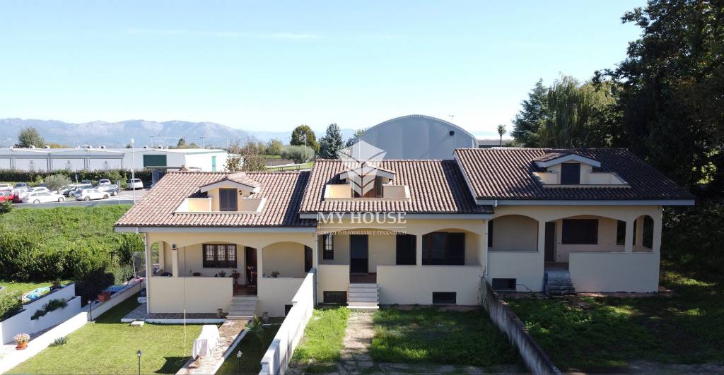 casa indipendente in vendita a Labico in zona Colle Spina
