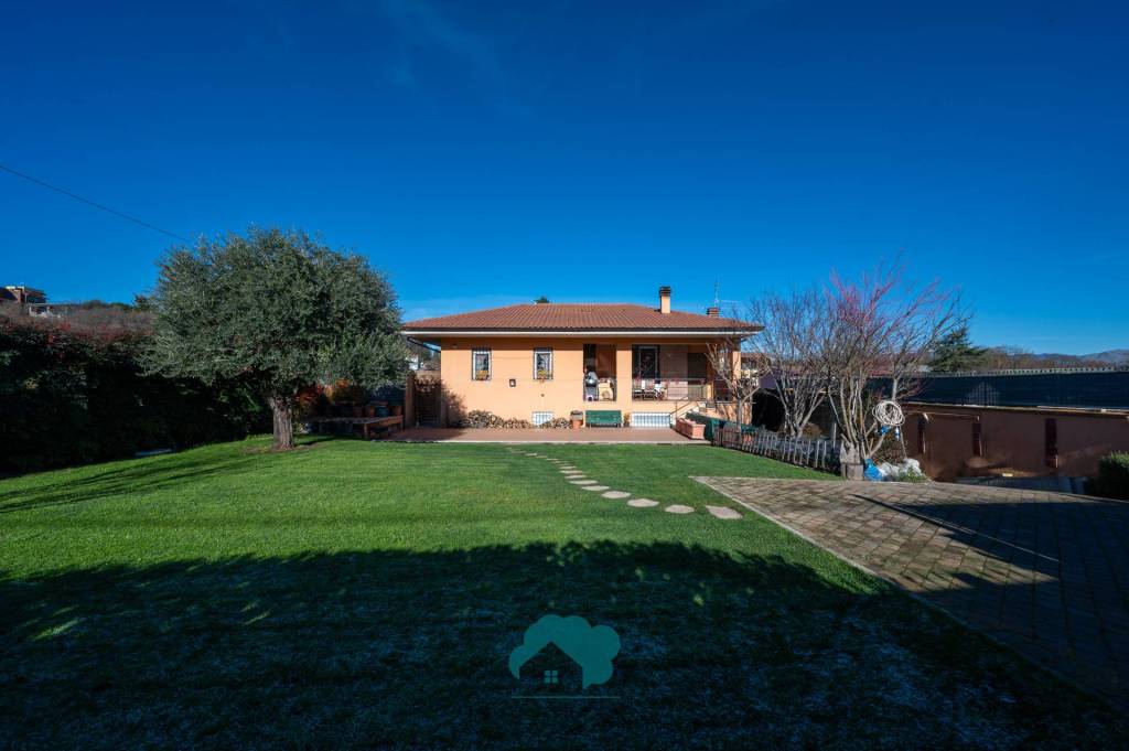 casa indipendente in vendita a Labico in zona Colle Spina