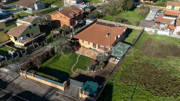 casa indipendente in vendita a Labico in zona Colle Spina