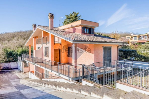 casa indipendente in vendita a Labico