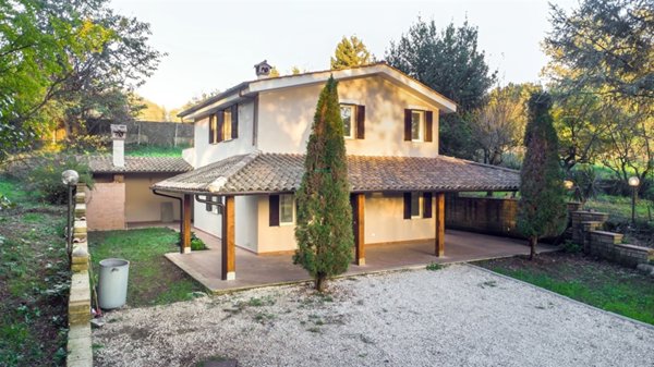 casa indipendente in vendita a Labico