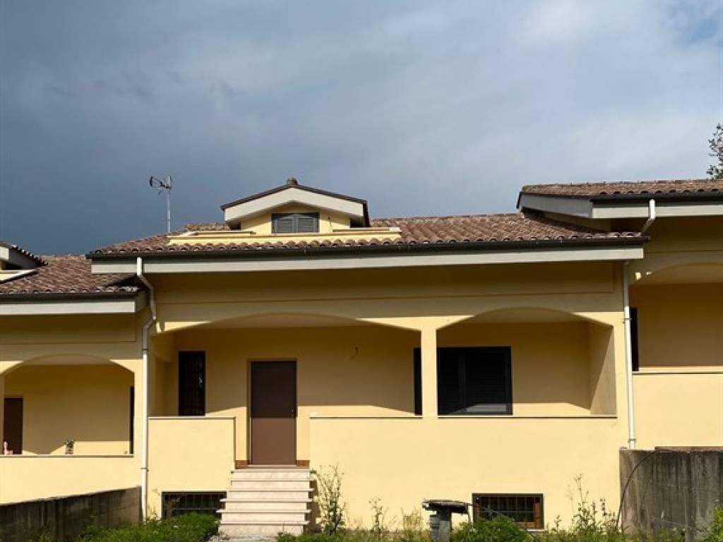casa indipendente in vendita a Labico in zona Colle Spina