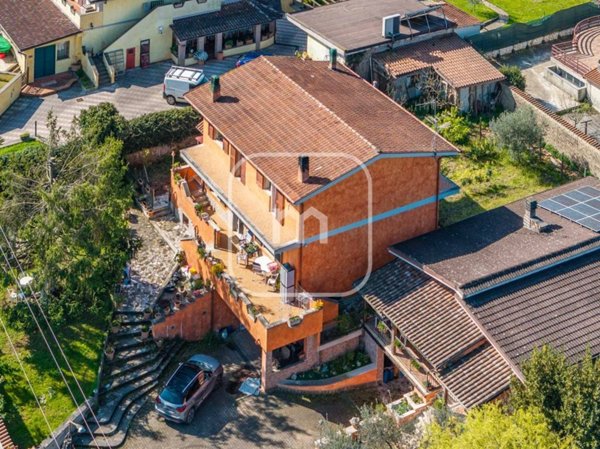 casa indipendente in vendita a Labico in zona Colle Spina