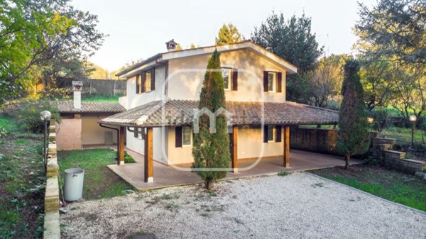 casa indipendente in vendita a Labico