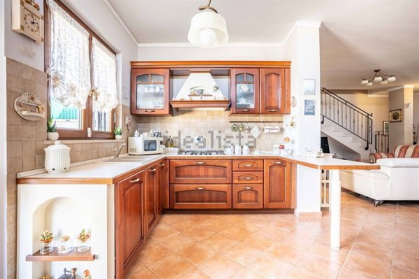 casa indipendente in vendita a Labico in zona Colle Spina