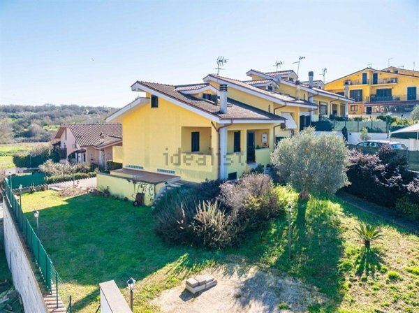 casa indipendente in vendita a Labico in zona Colle Spina