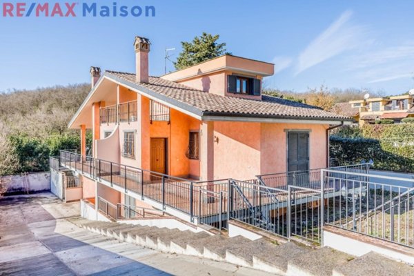 casa indipendente in vendita a Labico
