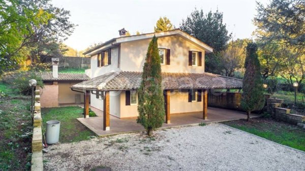 casa indipendente in vendita a Labico