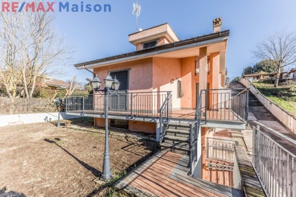 casa indipendente in vendita a Labico