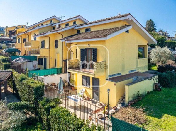 casa indipendente in vendita a Labico in zona Colle Spina