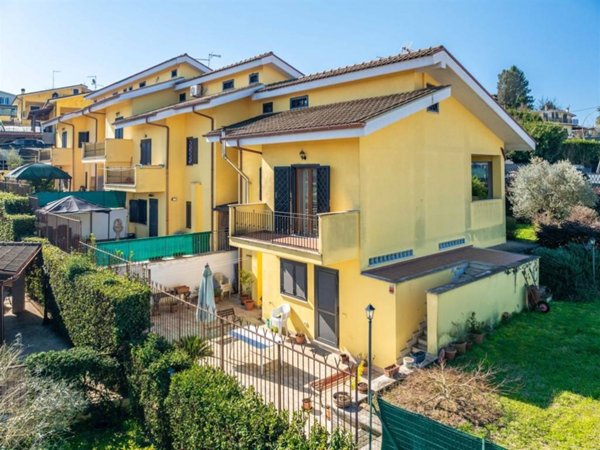 casa indipendente in vendita a Labico in zona Colle Spina