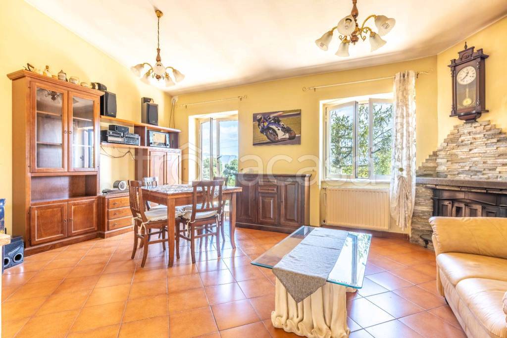 casa indipendente in vendita a Labico in zona Colle Spina