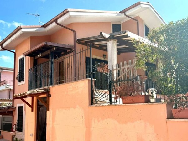 casa indipendente in vendita a Labico in zona Colle Spina