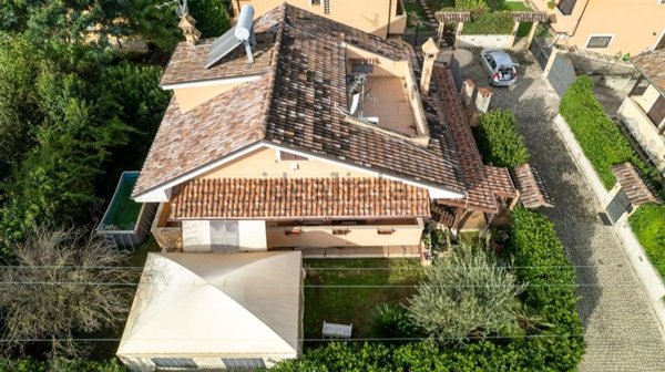casa indipendente in vendita a Labico in zona Colle Spina