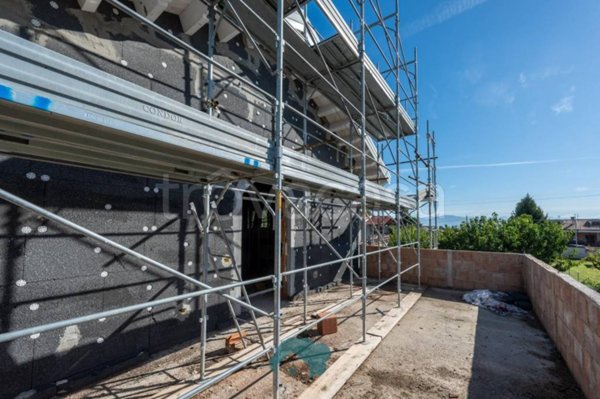 casa indipendente in vendita a Labico in zona Colle Spina