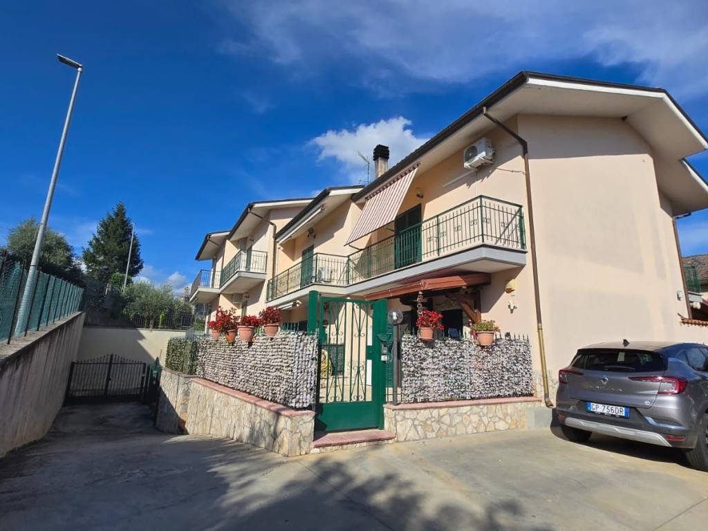casa indipendente in vendita a Labico