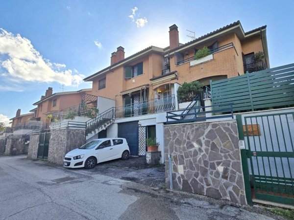 casa indipendente in vendita a Labico
