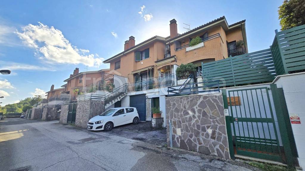 casa indipendente in vendita a Labico