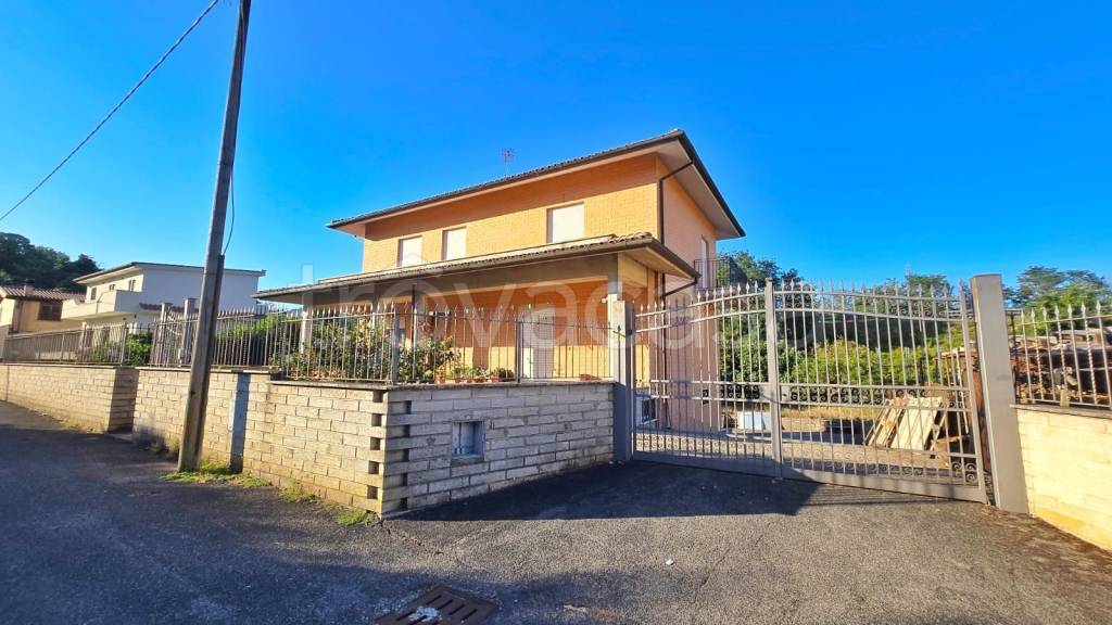 casa indipendente in vendita a Labico in zona Colle Spina
