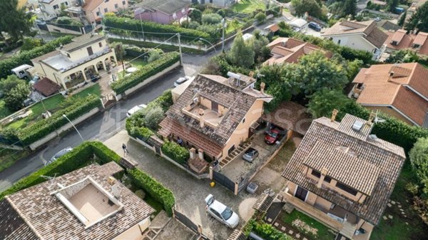 casa indipendente in vendita a Labico in zona Colle Spina