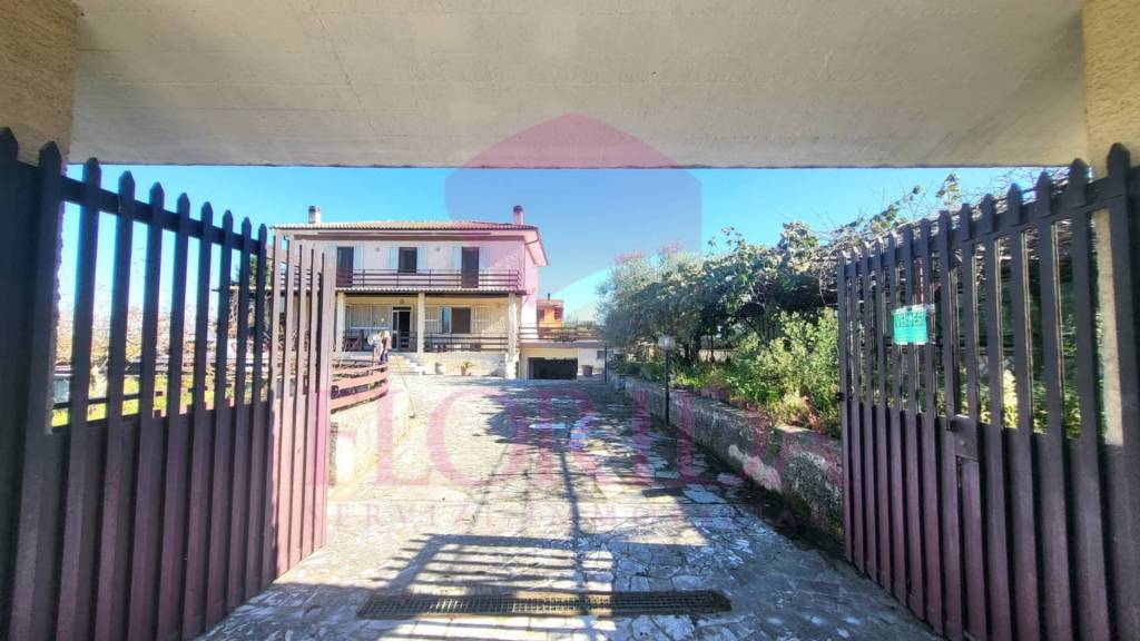 casa indipendente in vendita a Labico in zona Colle Spina