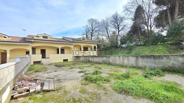casa indipendente in vendita a Labico in zona Colle Spina