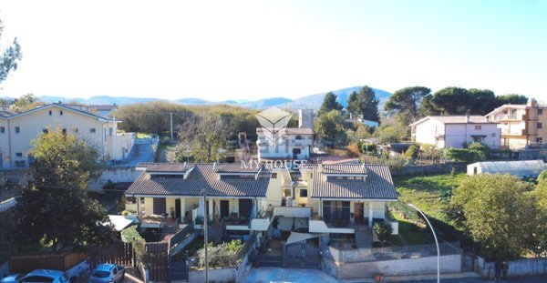 pentavano in vendita a Labico in zona Colle Spina