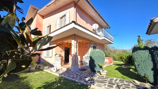 casa indipendente in vendita a Labico