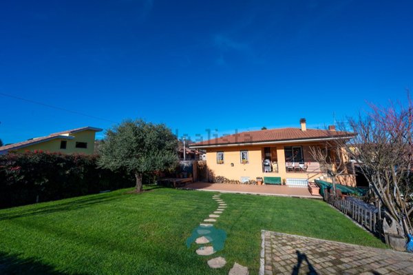 casa indipendente in vendita a Labico in zona Colle Spina