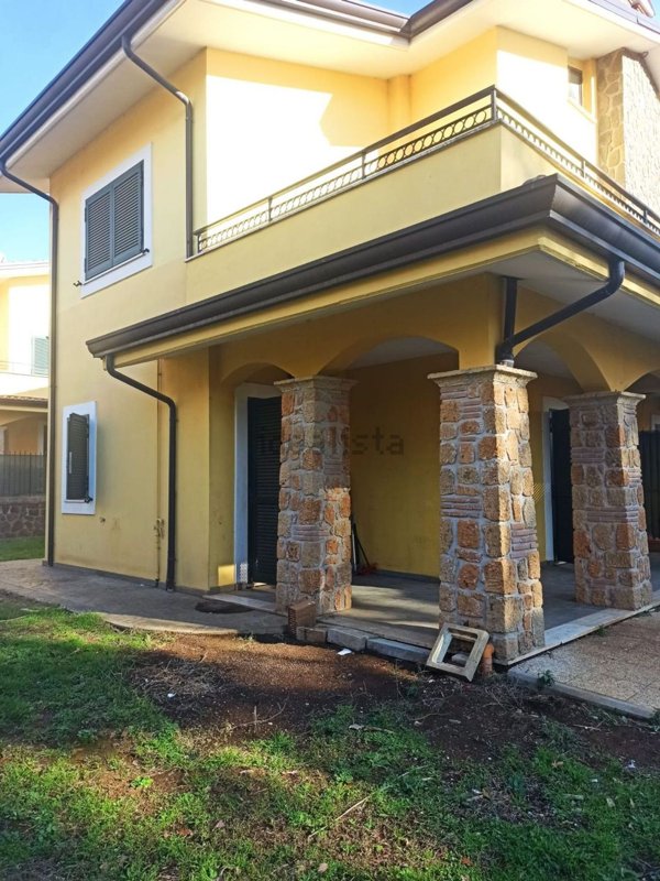 casa indipendente in vendita a Labico