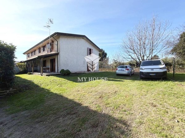 casa indipendente in vendita a Labico