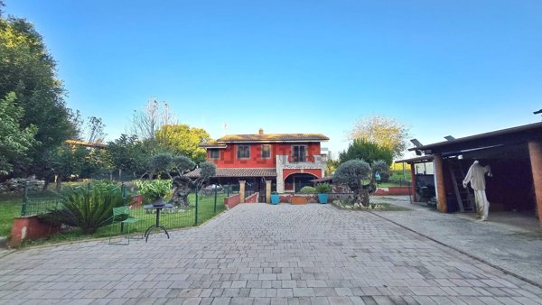 casa indipendente in vendita a Labico