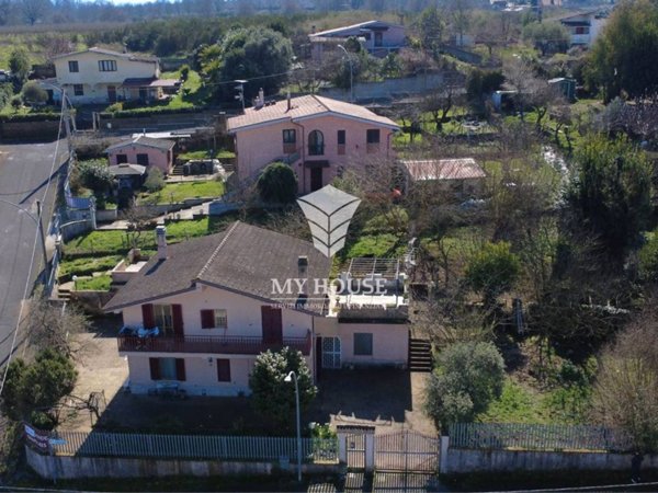 casa indipendente in vendita a Labico in zona Colle Spina