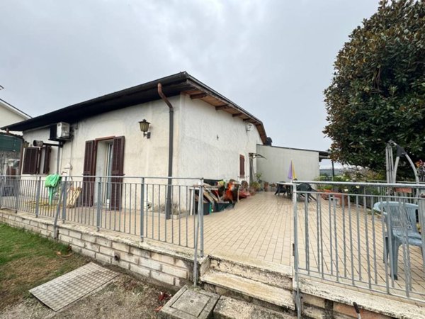 casa indipendente in vendita a Labico in zona Colle Spina
