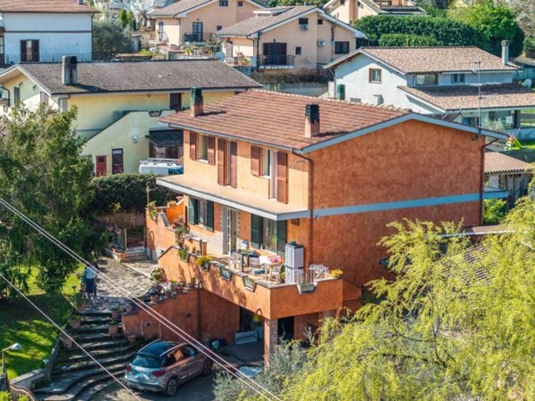 casa indipendente in vendita a Labico in zona Colle Spina