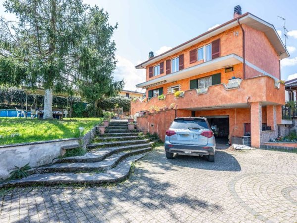 casa indipendente in vendita a Labico in zona Colle Spina