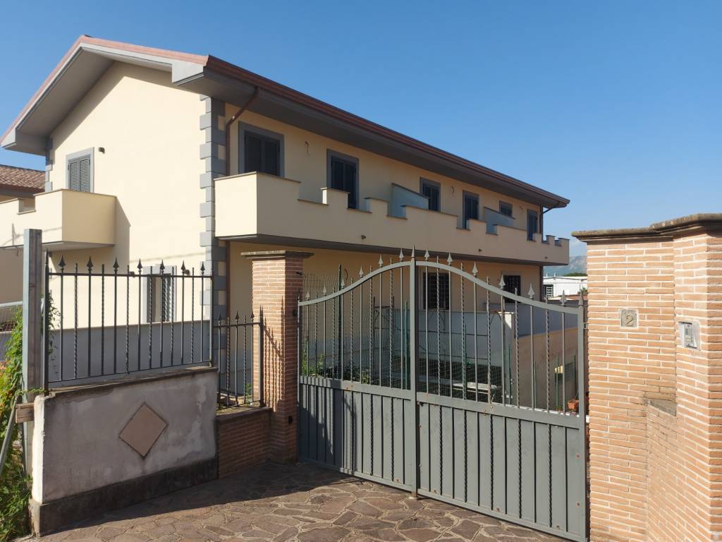 casa indipendente in vendita a Labico in zona Colle Spina