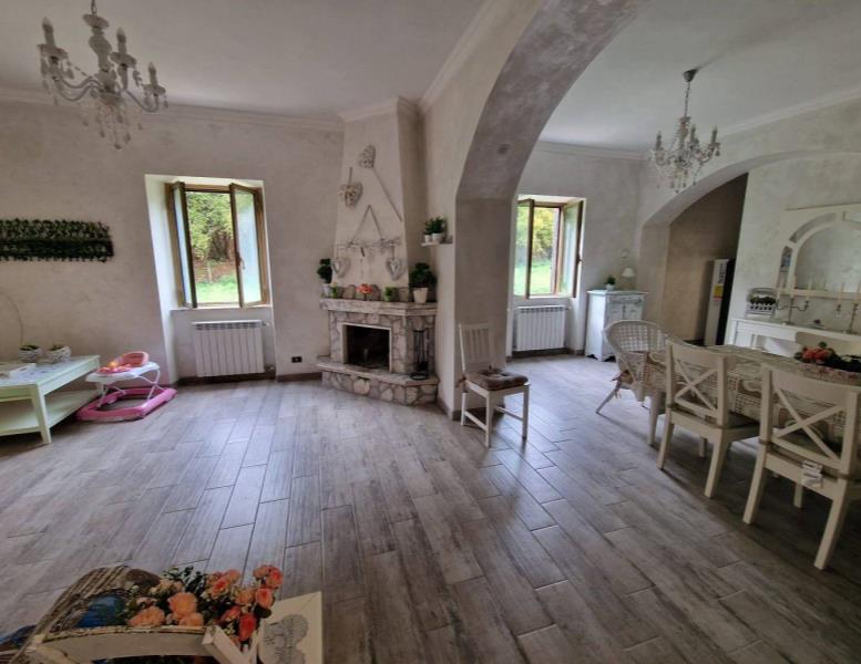 casa indipendente in vendita a Labico