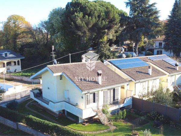 casa indipendente in vendita a Labico in zona Colle Spina