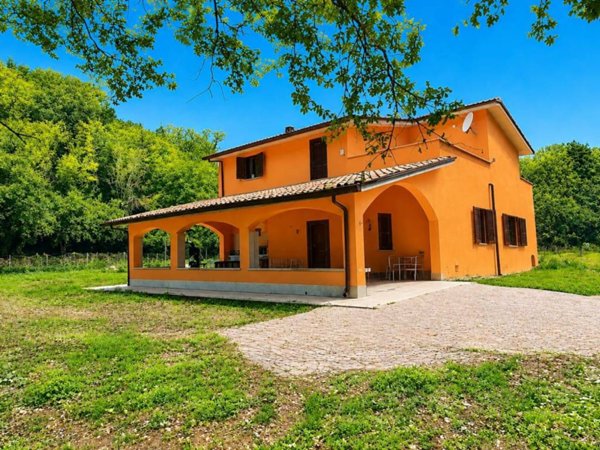 casa indipendente in vendita a Labico