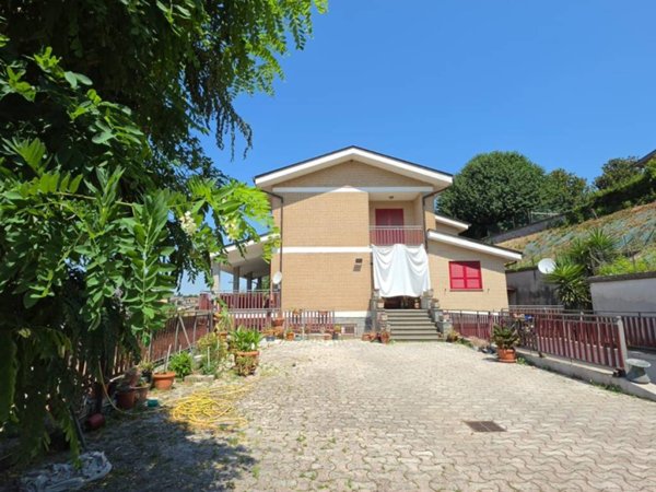 casa indipendente in vendita a Labico
