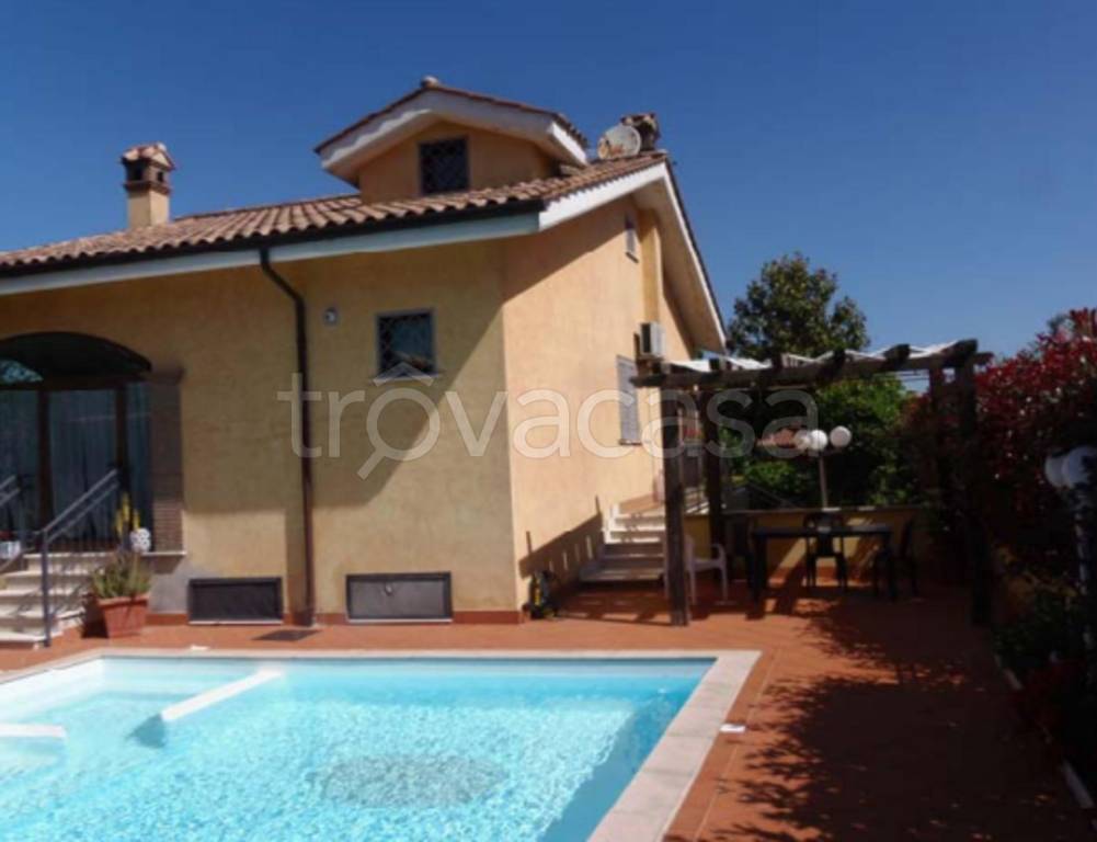 appartamento in vendita a Labico in zona Colle Spina