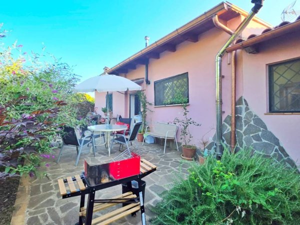 casa indipendente in vendita a Labico in zona Colle Spina