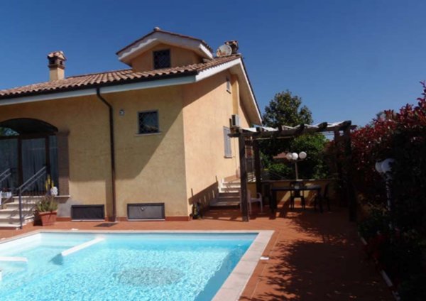 casa indipendente in vendita a Labico