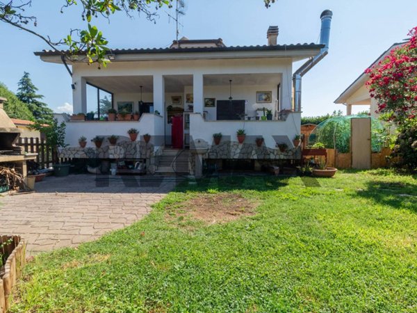 casa indipendente in vendita a Labico in zona Colle Spina